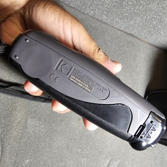 Kodak KB12 35mm Point & Shoot Film Compact Pocket Camera Untested With Case i do - Picture 5 of 11